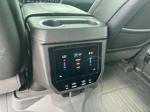 Used 2025 GMC Yukon AT4 Ultimate w/ LPO, Floor Liner Package AWD/4WD image 24