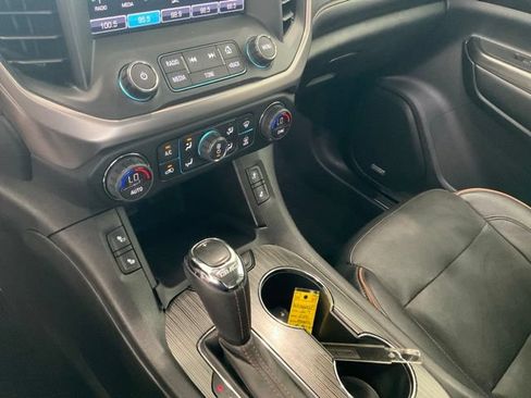 Used 2019 GMC Acadia SLT AWD/4WD image 12