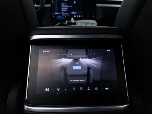 Used 2022 Tesla Model X image 27