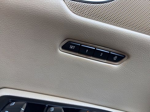 Used 2019 Cadillac XT5 Luxury FWD image 24