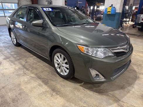 Used 2014 Toyota Camry XLE image 8