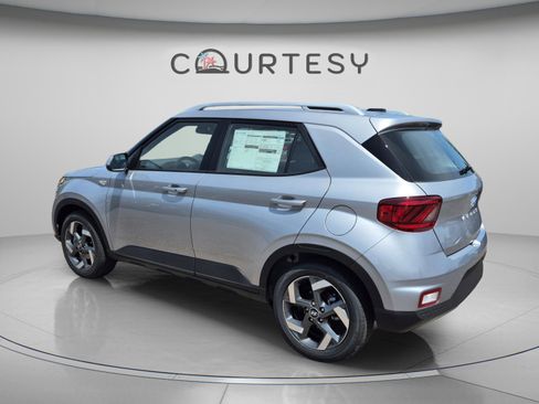 New 2026 Hyundai Venue SEL FWD image 3