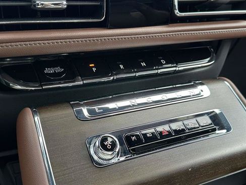 Used 2025 Lincoln Aviator Reserve w/ Illumination Package AWD/4WD image 40