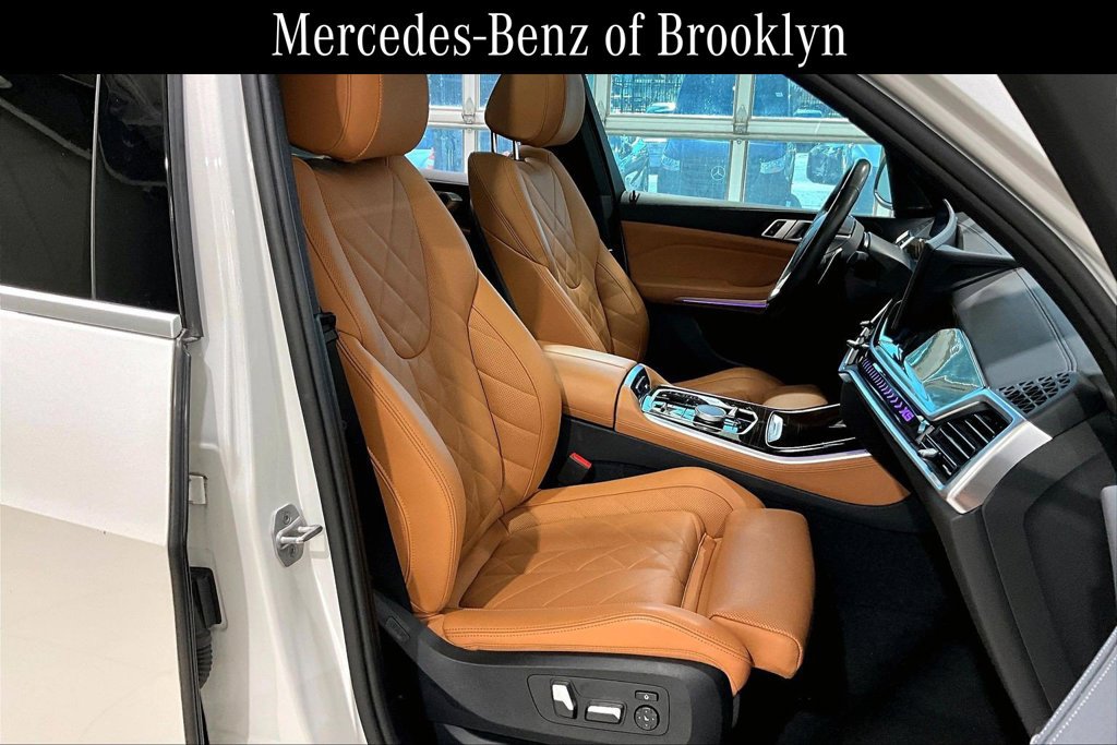 Used 2024 BMW X5 xDrive50e w/ Premium Package AWD/4WD image 8