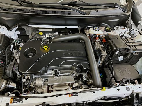 Used 2024 GMC Terrain SLT image 35