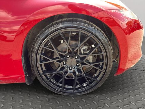 Used 2009 Nissan 370Z Touring image 29