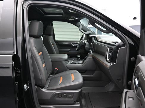 Used 2024 GMC Sierra 1500 AT4 w/ AT4 Preferred Package AWD/4WD image 13