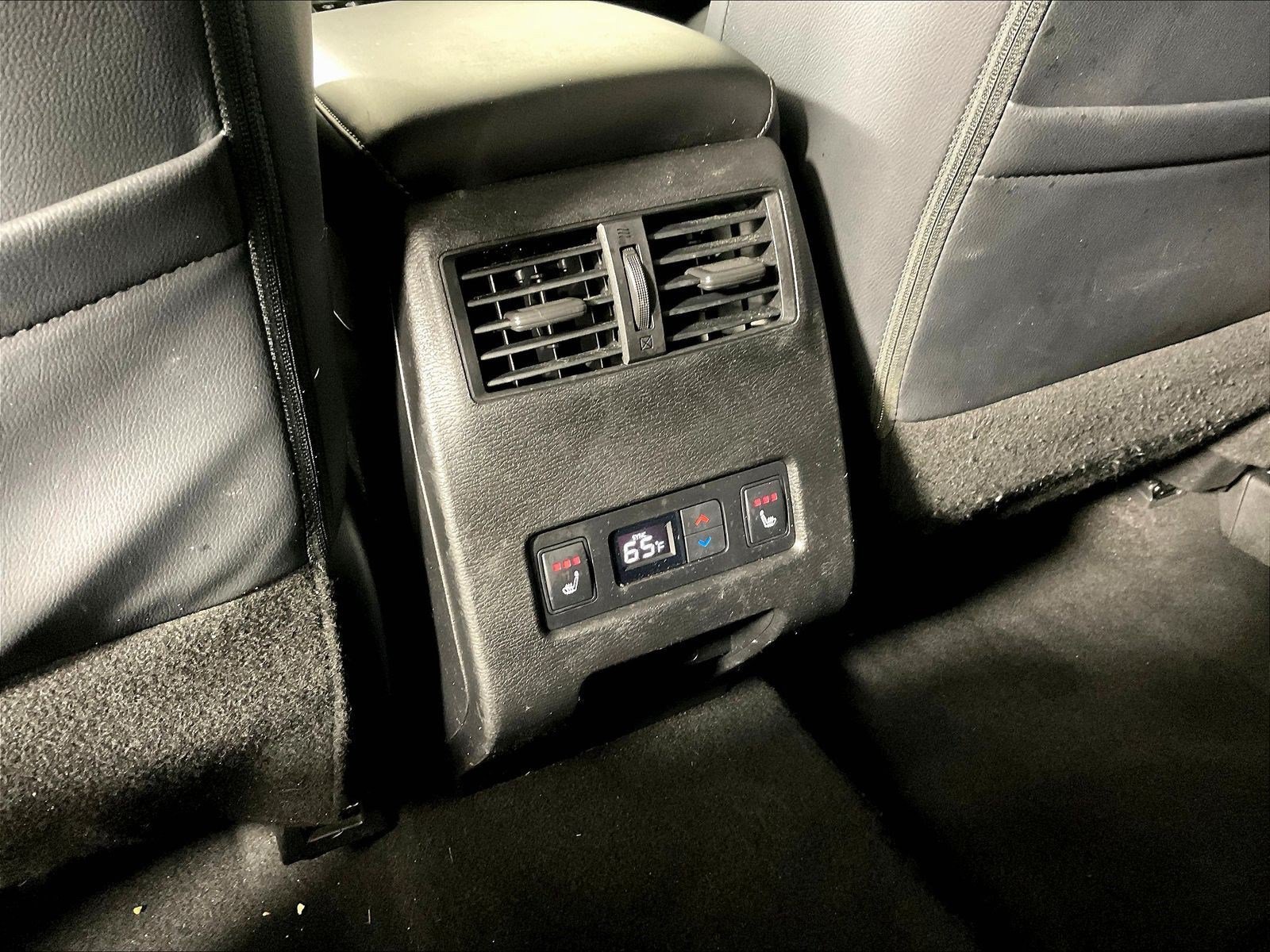 Used 2023 Mitsubishi Outlander SEL AWD/4WD image 11