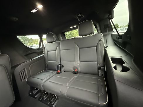 New 2025 Chevrolet Suburban Premier image 15