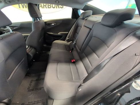 Used 2017 Chevrolet Malibu LS FWD image 27
