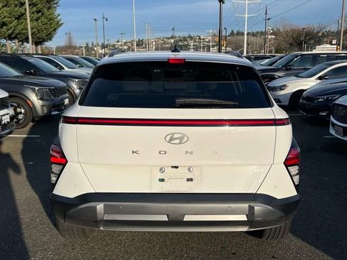 Used 2024 Hyundai Kona Limited image 7
