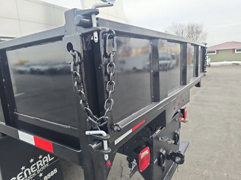 Used 2022 Ford F750 2WD Regular Cab Super Duty image 9