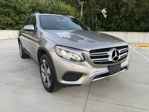 Used 2019 Mercedes-Benz GLC 300 4MATIC image 6