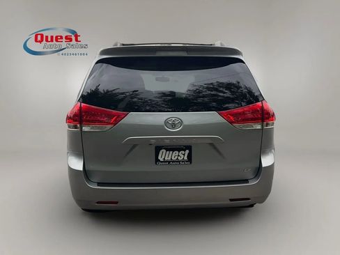 Used 2011 Toyota Sienna LE w/ Towing Pkg FWD image 4