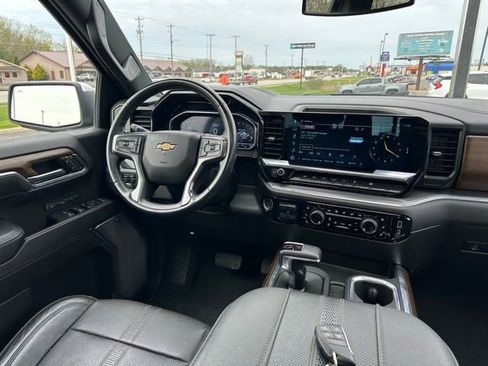 Used 2023 Chevrolet Silverado 1500 High Country w/ High Country Premium Package AWD/4WD image 15