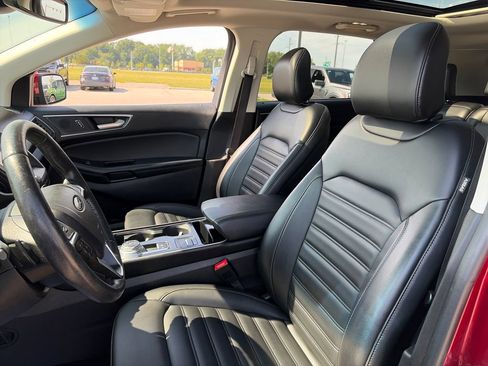 Used 2019 Ford Edge SEL w/ Equipment Group 201A AWD/4WD image 16