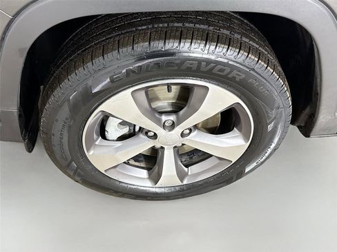 Used 2022 Jeep Cherokee Limited w/ Mopar Interior Package image 30