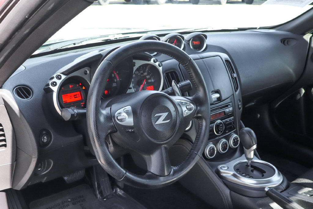 Used 2014 Nissan 370Z Coupe RWD image 21