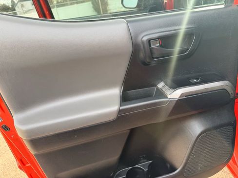 Used 2016 Toyota Tacoma SR5 image 16