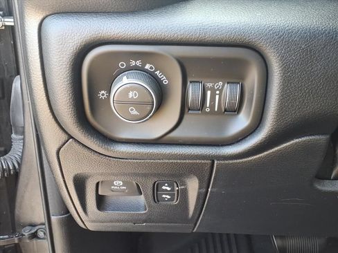 Used 2022 RAM 1500 Laramie AWD/4WD image 21
