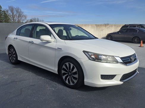 Used 2015 Honda Accord EX-L image 2