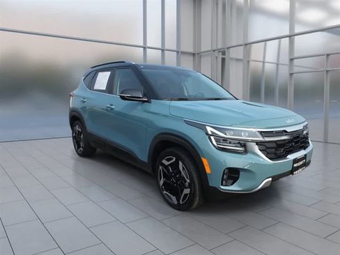 Used 2025 Kia Seltos SX AWD/4WD image 3