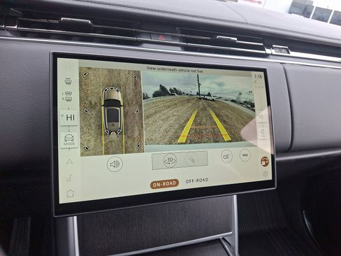 New 2025 Land Rover Range Rover SE image 25