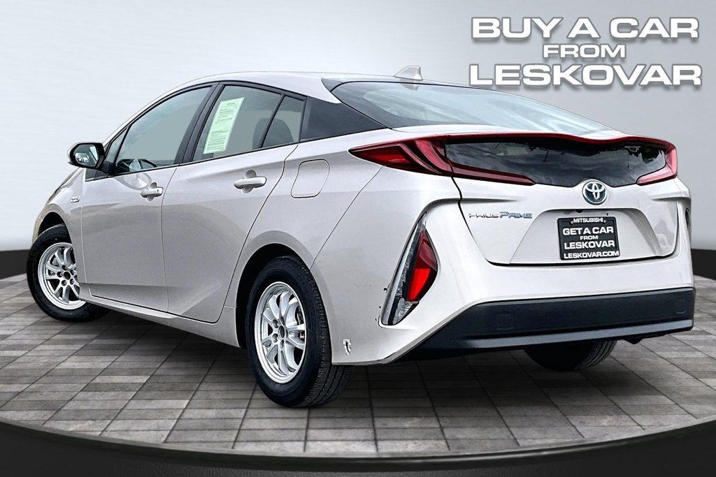 Used 2022 Toyota Prius Prime LE FWD image 2