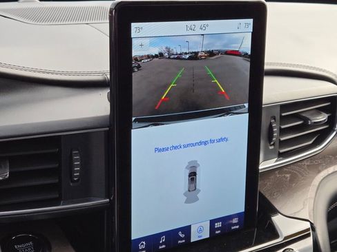 Used 2023 Ford Explorer Platinum w/ Technology Package image 37