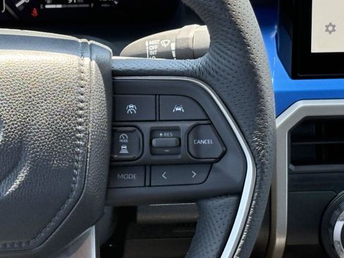 Used 2025 Toyota Tacoma TRD Off-Road AWD/4WD image 12