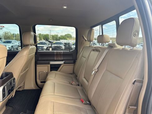 Used 2019 Ford F150 Lariat w/ Equipment Group 501A Mid AWD/4WD image 29