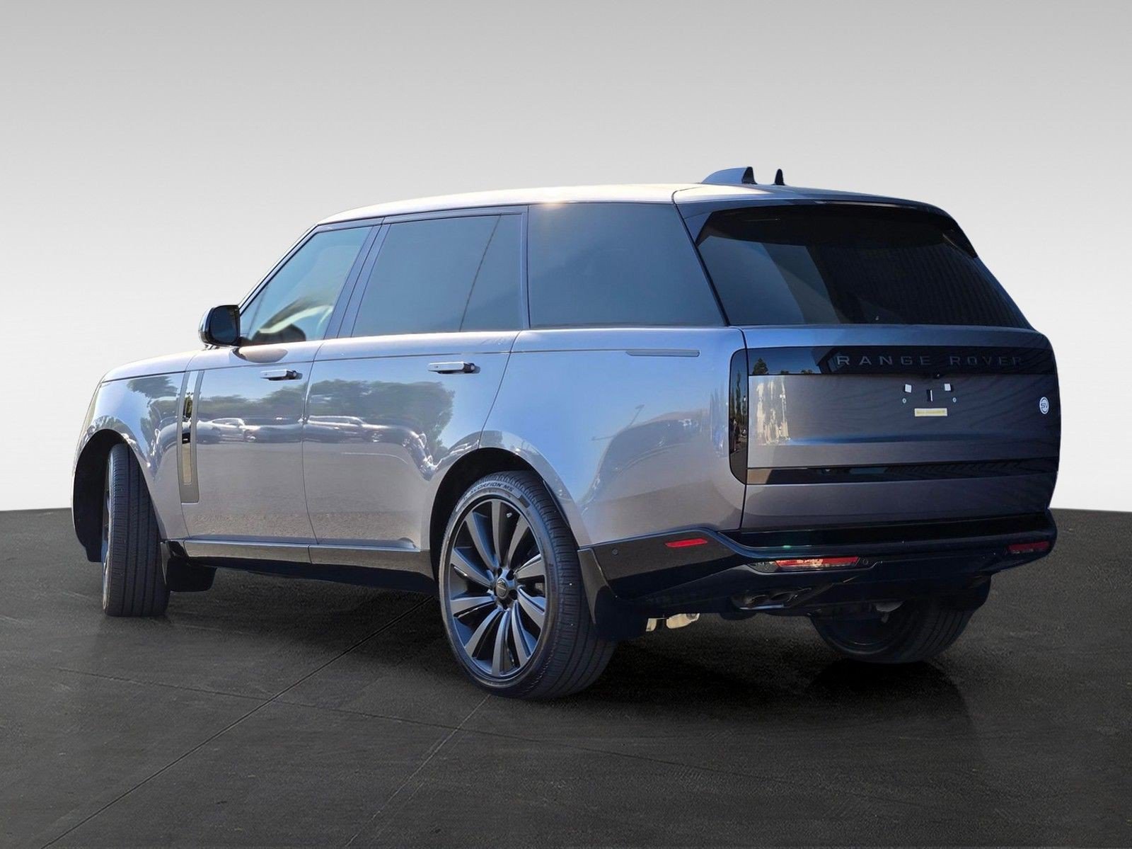 New 2026 Land Rover Range Rover SV AWD/4WD image 5