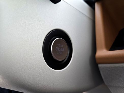 New 2025 Volkswagen ID. Buzz 1st Edition image 15