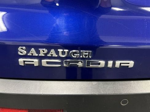 Certified 2023 GMC Acadia SLT w/ Technology Package image 32