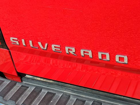 Used 2017 Chevrolet Silverado 1500 LT w/ Texas Edition RWD image 9