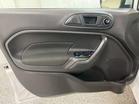 Used 2017 Ford Fiesta SE image 9