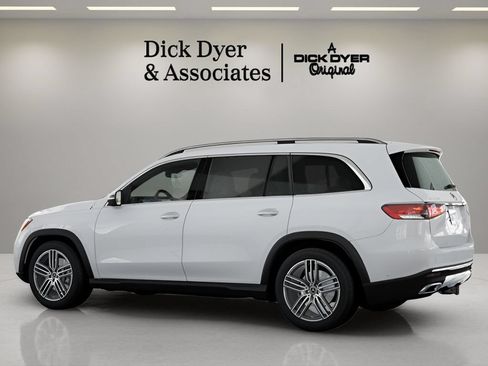 Used 2025 Mercedes-Benz GLS 450 4MATIC image 21
