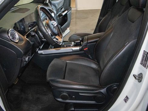 Used 2022 Mercedes-Benz GLB 250 image 7