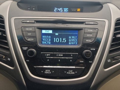 Used 2016 Hyundai Elantra SE FWD image 25