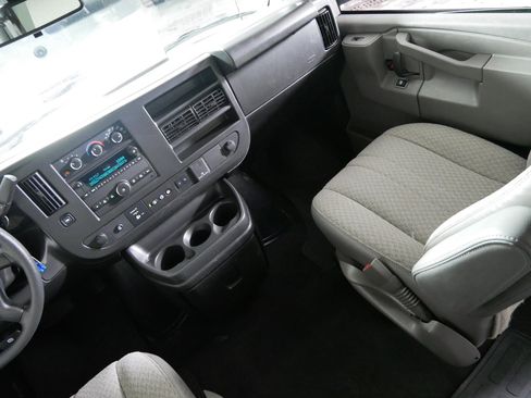 Used 2025 Chevrolet Express 3500 LT w/ LT Preferred Equipment Group RWD image 11