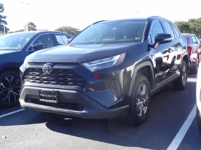 Used 2024 Toyota RAV4 XLE AWD/4WD image 1