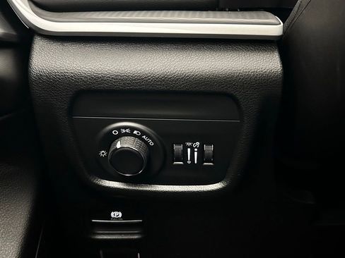 New 2025 Jeep Grand Cherokee Laredo w/ Trailer Tow Package image 25