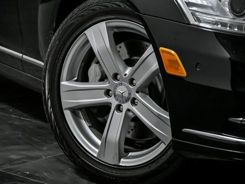 Used 2010 Mercedes-Benz S 550 4MATIC image 3