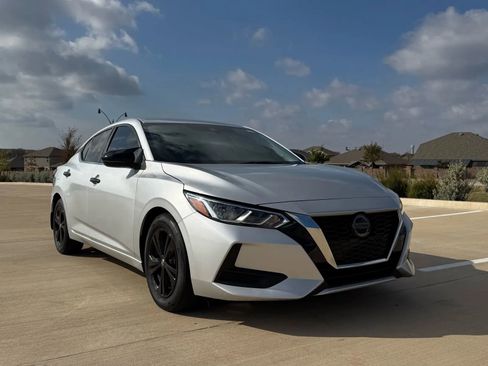 Used 2023 Nissan Sentra SV image 3
