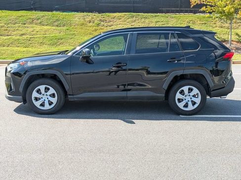 Used 2019 Toyota RAV4 LE FWD image 7