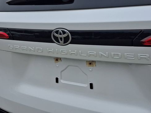 Certified 2024 Toyota Grand Highlander Limited image 34