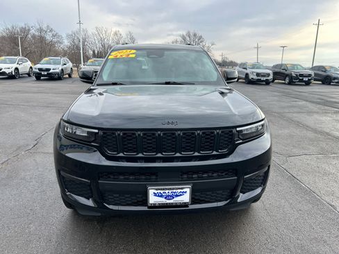 Used 2023 Jeep Grand Cherokee L Limited w/ Black Appearance Package image 9