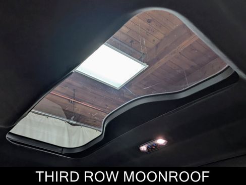 Used 2023 BMW X7 M60i w/ M Sport Professional Package image 24