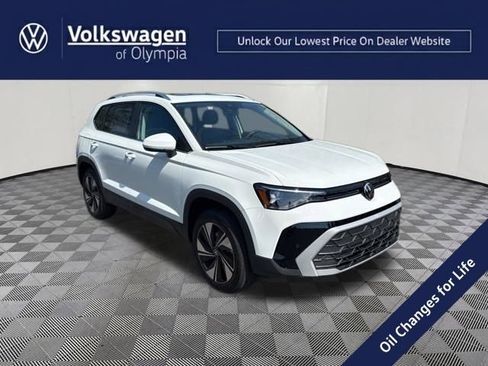 New 2025 Volkswagen Taos SE AWD/4WD image 1