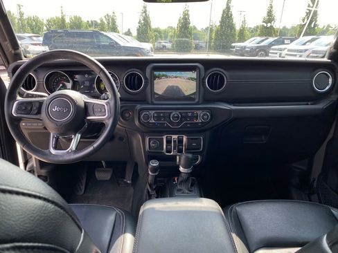 Used 2022 Jeep Wrangler Unlimited Sahara w/ Cold Weather Group AWD/4WD image 29